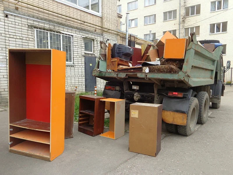 Вывоз шкафа в Сургуте от ПроМусор — недорого, демонтаж, утилизация, вывоз из квартиры от 869 руб