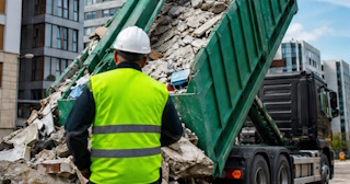 Вывоз строительного мусора в Сургуте: услуги лицензированной компании — ПроМусор